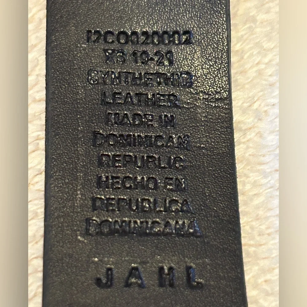 Columbia Boys XS (19-21) Reversible Black/Brown Synthetic Leather Belt. NWT.